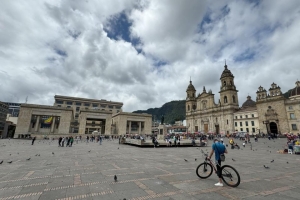 Bolivar Square